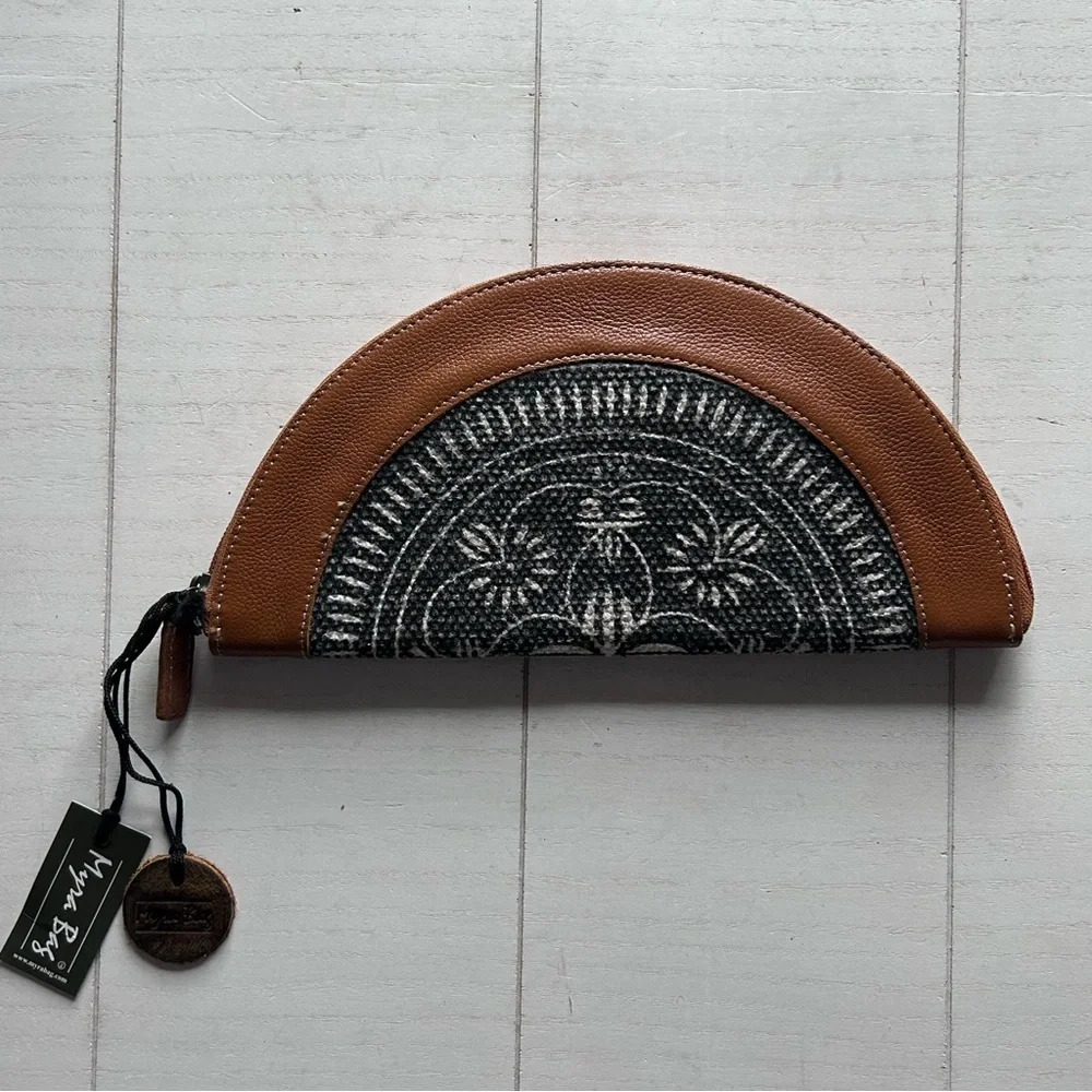 NWT Myra Laughter Wallet Semi Circular Leather‎